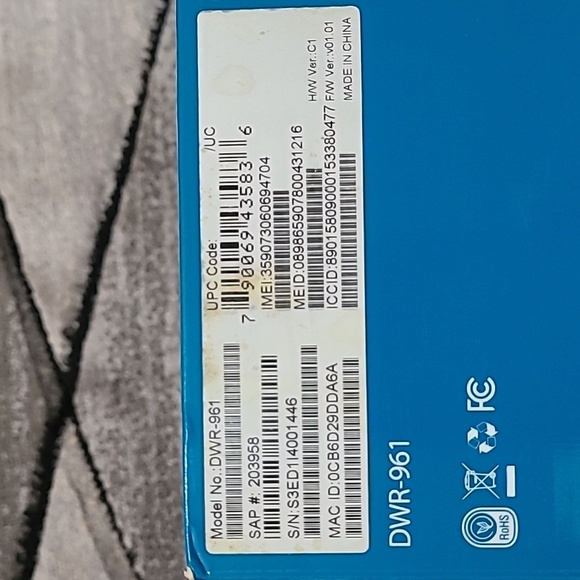 US CELLULAR D-LINK DWR-961 AC1200 MBPS 4-G LTE ROUTER - Picture 6 of 10